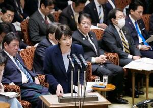 　参院予算委で答弁する高市首相＝１４日午前
