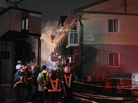 アパートで発生した火災の現場＝１日、新潟市中央区本馬越１