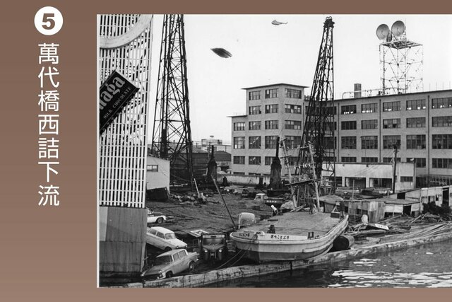 右端・左端のボタンを押すとほかの画像が見られます