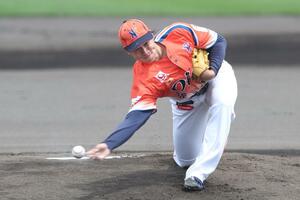 6回を1失点で守り切ったオイシックスの下川隼佑投手=長岡市悠久山球場