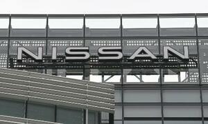 日産自動車グローバル本社にあるロゴ
