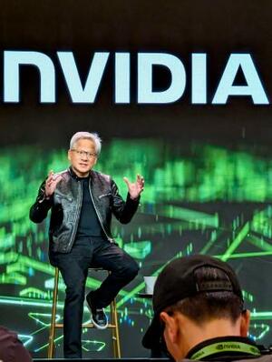 記者会見するエヌビディアのジェンスン・フアンCEO=6日、米ラスベガス(共同)