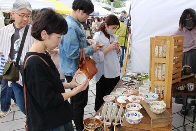 陶芸や木工品…、全国の工芸作家140人がこだわりの品を展示販売！5月11