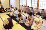 柏崎「早春茶会」70年の歴史に幕…会場確保難しく、県内外の愛好家が最後の一服