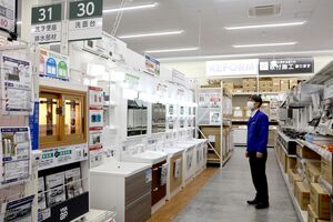 移転し、増床したコメリのハード＆グリーン中条店＝胎内市野中