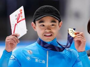 男子500メートルで優勝した菊池耕太=東京辰巳アイスアリーナ