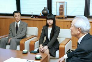 空き家対策に向けて協定を結んだ田上町と一般社団法人「みどり福祉会」=田上町役場