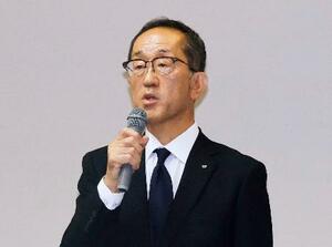 記者会見するNST新潟総合テレビの酒井昌彦社長=3日午後、新潟市