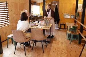 シェアキッチンや、短期間のイベントなどに使えるシェアスペースを備えた「smikko FURUMACHI」(すみっこ古町)=新潟市中央区営所通1