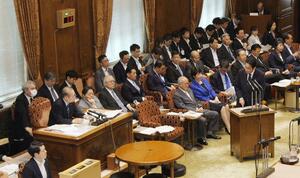 参院決算委員会で佐藤信秋委員長(比例代表、新潟市出身)の質問に答える岸田文雄首相=6月10日、国会