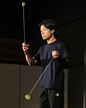競技用ヨーヨーの技を競ったコンテスト=長岡市大手通1