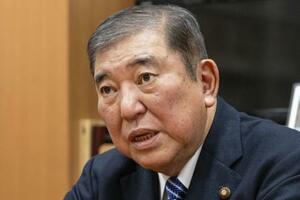 　インタビューに答える石破茂前首相