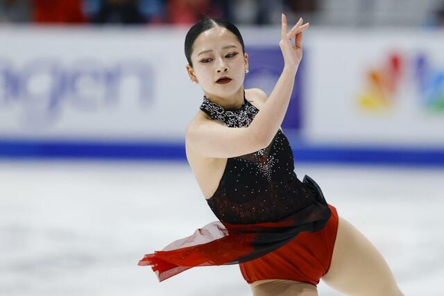 女子SP 演技する渡辺倫果=レークプラシッド(共同)