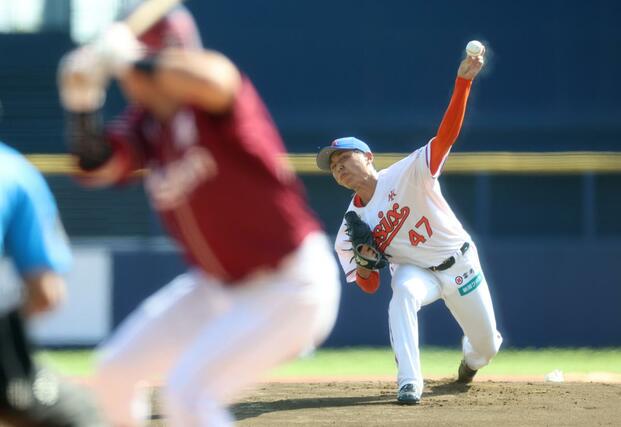 オイシックス先発の笠原祥太郎＝エコスタ