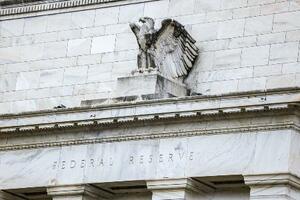 米FRBの建物=2024年10月、ワシントン(ゲッティ=共同)