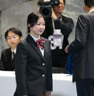 抽選を終えた中井亜美＝東京・国立代々木競技場