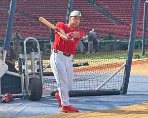 打撃練習するレッドソックス・吉田=ボストン(共同)