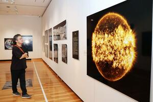 NASAなどが撮影した天体画像の写真展=長岡市上の原町