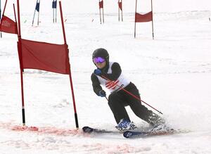 いせんの創業100周年を記念したスキー大会=湯沢町湯沢