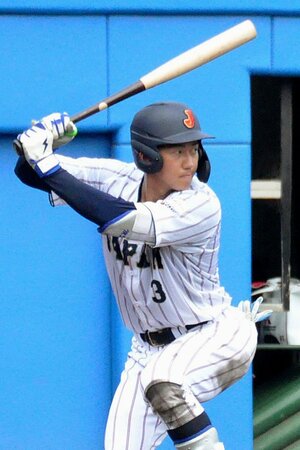 練習試合で大学野球日本代表の4番に座った創価大の立石正広内野手=2日、神奈川県平塚市