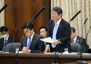 参院拉致問題特別委員会で答弁する茂木敏充外相＝１１月２８日、国会