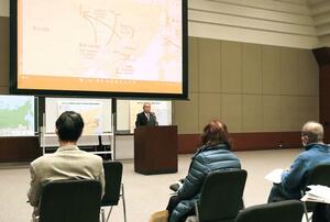 シベリア抑留や戦争体験について考えた集い=11月26日、新潟市中央区