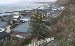 出雲崎町の海岸地区。能登半島地震での課題を踏まえ、町が津波避難の計画を策定した=出雲崎町