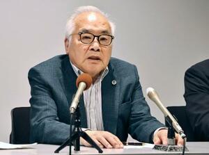 「松橋事件」国賠訴訟の控訴審が結審し、記者会見する原告側の斉藤誠弁護士=25日午前、福岡市