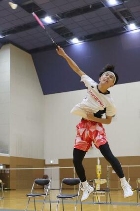 男子シングルス決勝　優勝した北越の矢田紬＝新発田市カルチャーセンター
