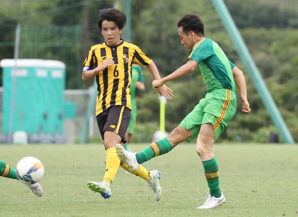 男子3回戦 東海大相模-帝京長岡 前半追加タイム、帝京長岡のMF水川昌志がシュートを決め、3-0=福島県Jヴィレッジ