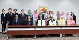 新潟大学医学部とマレーシア国民大学医学部の交流協定締結式=新潟市中央区旭町通1