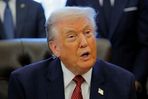 米ホワイトハウスで話すトランプ大統領=3日、ワシントン(ロイター=共同)