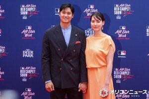 (左から)大谷翔平選手、真美子さん、 写真:Imagnロイターアフロ