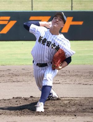 新発田中央-巻 先発した新発田中央の小林香佑=三条市パールスタ