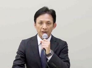 　オンラインで記者会見するニッセイ・ウェルス生命保険の舘誠一社長＝１８日午後