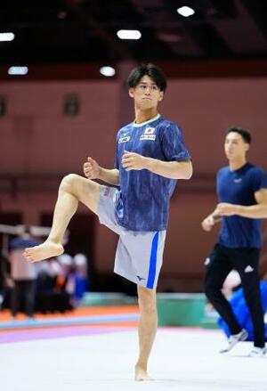 調整する橋本大輝=ジャカルタ(共同)