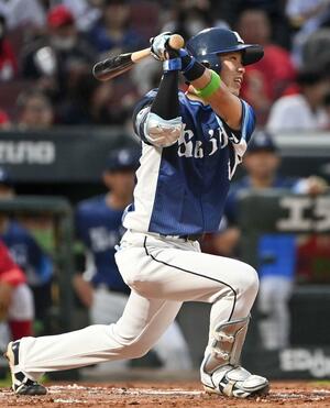 4回西武2死二、三塁、滝澤夏央が中前に適時打を放つ=マツダ