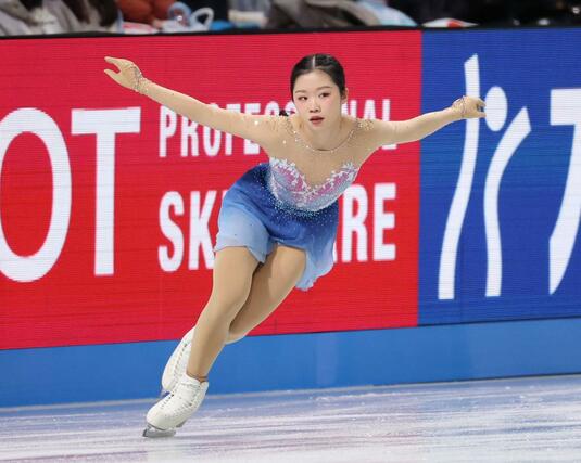 女子フリー　演技する中井亜美＝ＩＧアリーナ