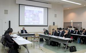 街区単位の液状化対策に向けた実証実験を、江南区天野地区で先行実施する方針が示された会議＝１１日、新潟市中央区上所２