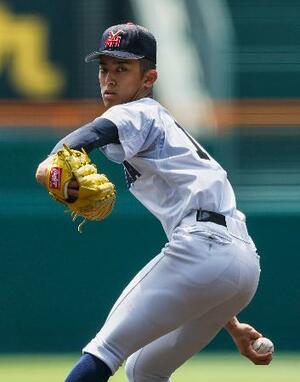 津田学園戦に先発した横浜・織田=甲子園
