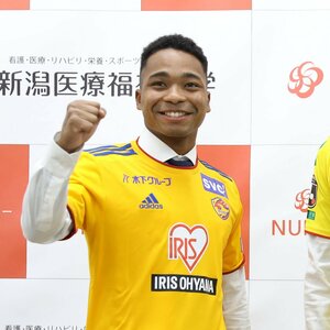 新潟医療福祉大在籍時のオナイウ情滋=2022年12月、新潟医療福祉大