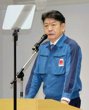 福島第1原発で年頭のあいさつをする、東京電力ホールディングスの小早川智明社長=5日
