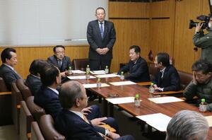 佐藤信秋参院議員の県連会長を承認した自民県連の常任総務会=2024年02月21日、新潟市中央区新光町の自民党県連会館