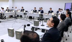 再審制度の見直しを検討する法制審議会部会の第5回会合=7日午後、法務省