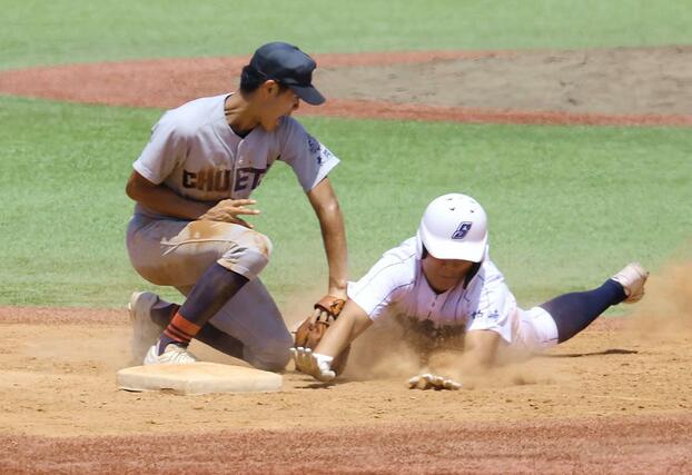 中越－新潟産大付　５回表１死二塁　二走小山一京がけん制死＝エコスタ