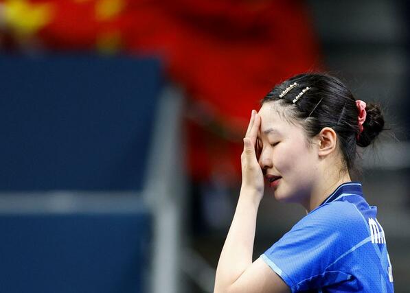 女子団体決勝　中国戦の第３試合でポイントを奪われた張本美和＝パリ（共同）