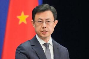 　記者会見する中国外務省の郭嘉昆副報道局長＝２０日、北京（共同）