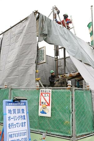 液状化対策の検討に向け、市が開始したボーリング調査=17日、新潟市西区
