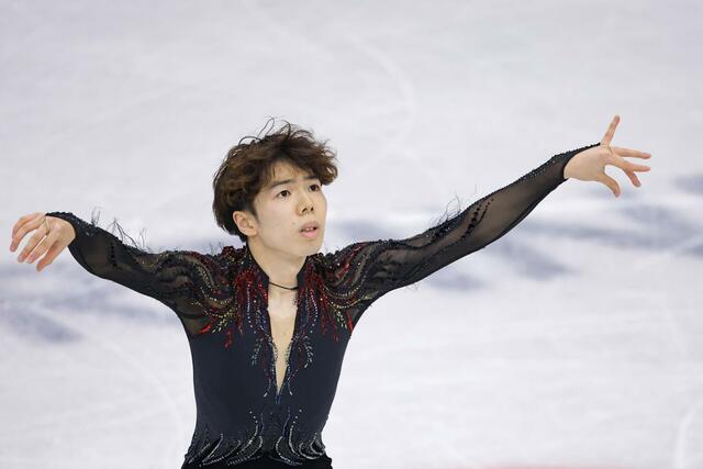 男子フリー　演技する佐藤駿＝ミラノ（共同）