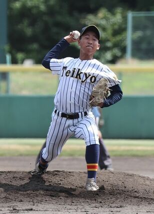 継投した帝京長岡の１年投手、髙木柊冴＝新発田市五十公野